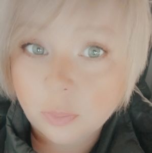 Meet your Posher, Dee